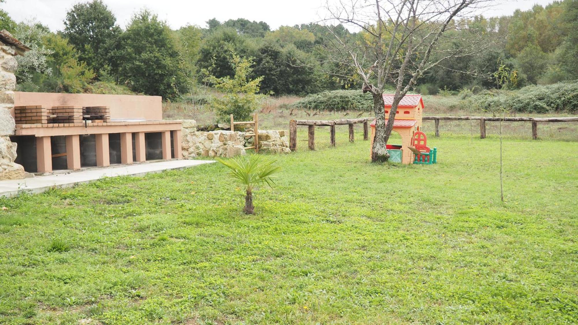 Apartamentos Muralla Sacra Sober ภายนอก รูปภาพ