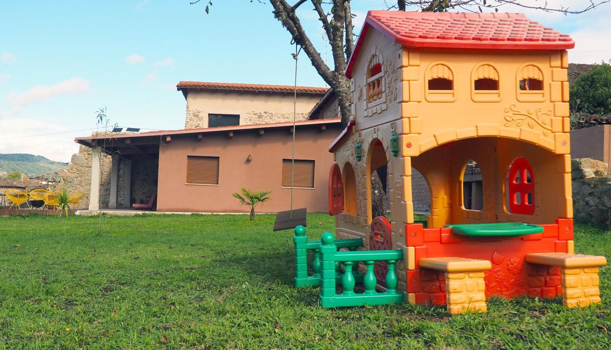 Apartamentos Muralla Sacra Sober ภายนอก รูปภาพ