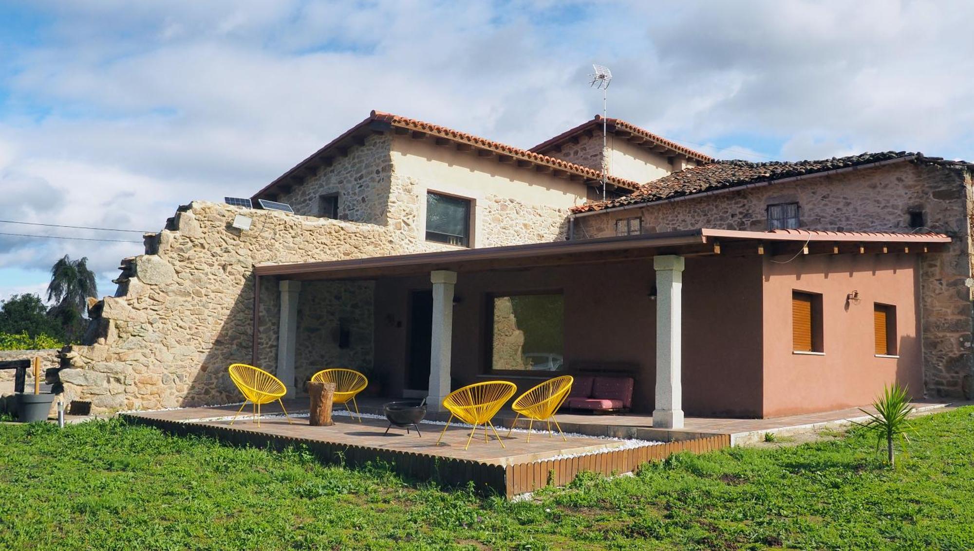 Apartamentos Muralla Sacra Sober ภายนอก รูปภาพ