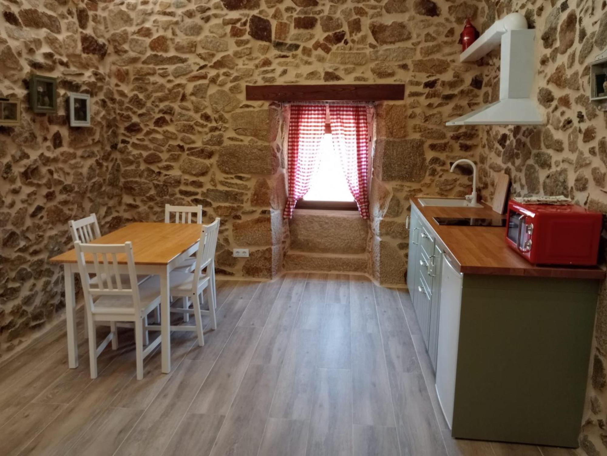 Apartamentos Muralla Sacra Sober ภายนอก รูปภาพ