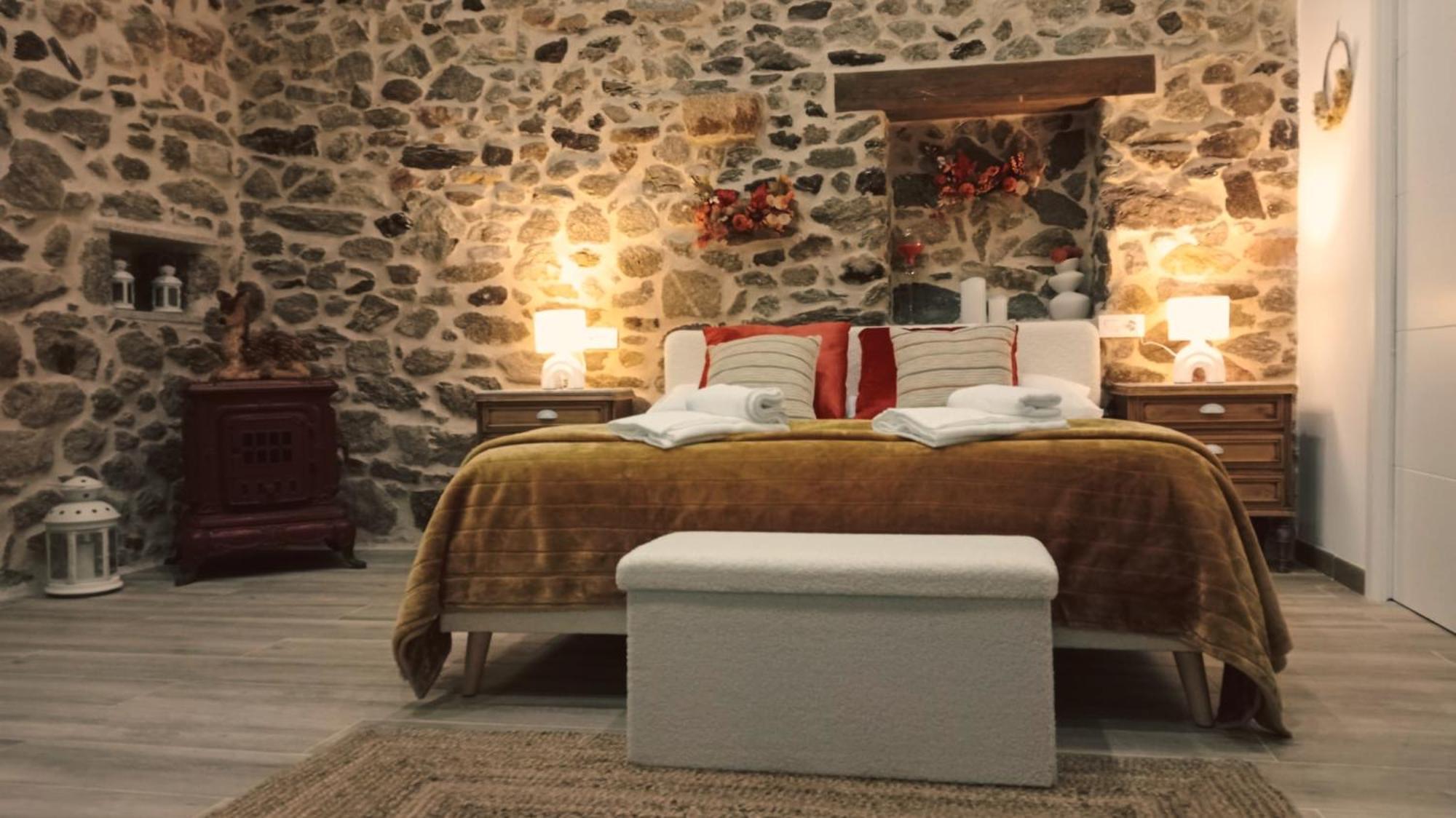 Apartamentos Muralla Sacra Sober ภายนอก รูปภาพ