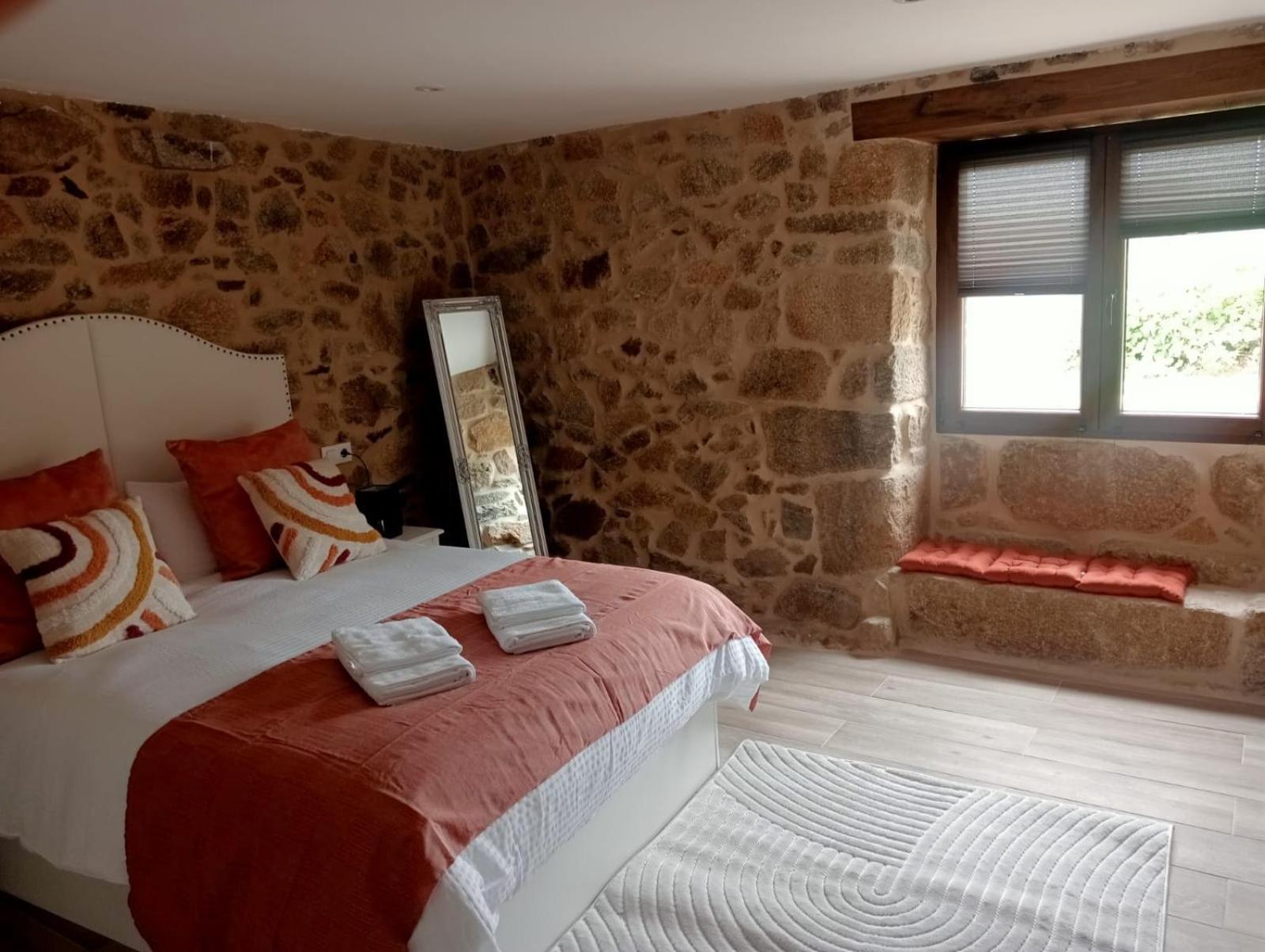 Apartamentos Muralla Sacra Sober ภายนอก รูปภาพ