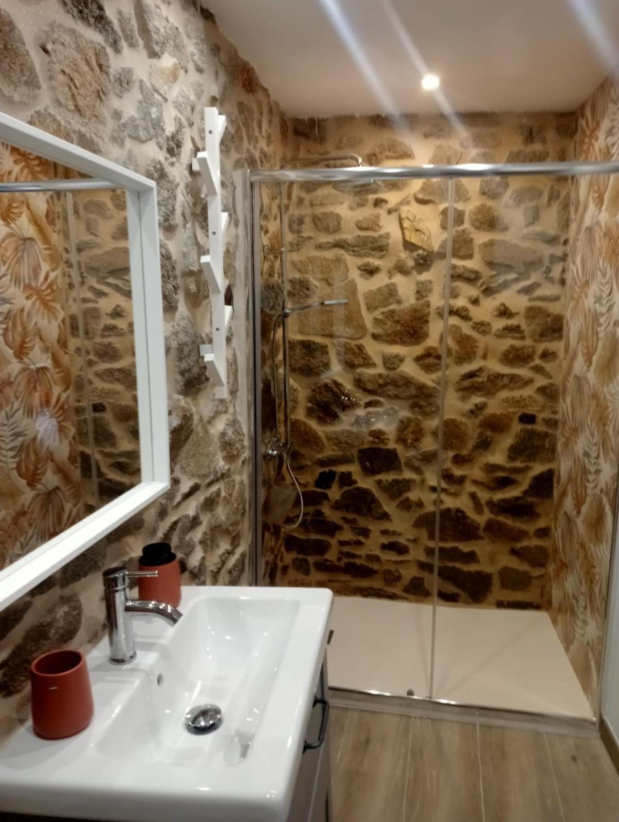 Apartamentos Muralla Sacra Sober ภายนอก รูปภาพ