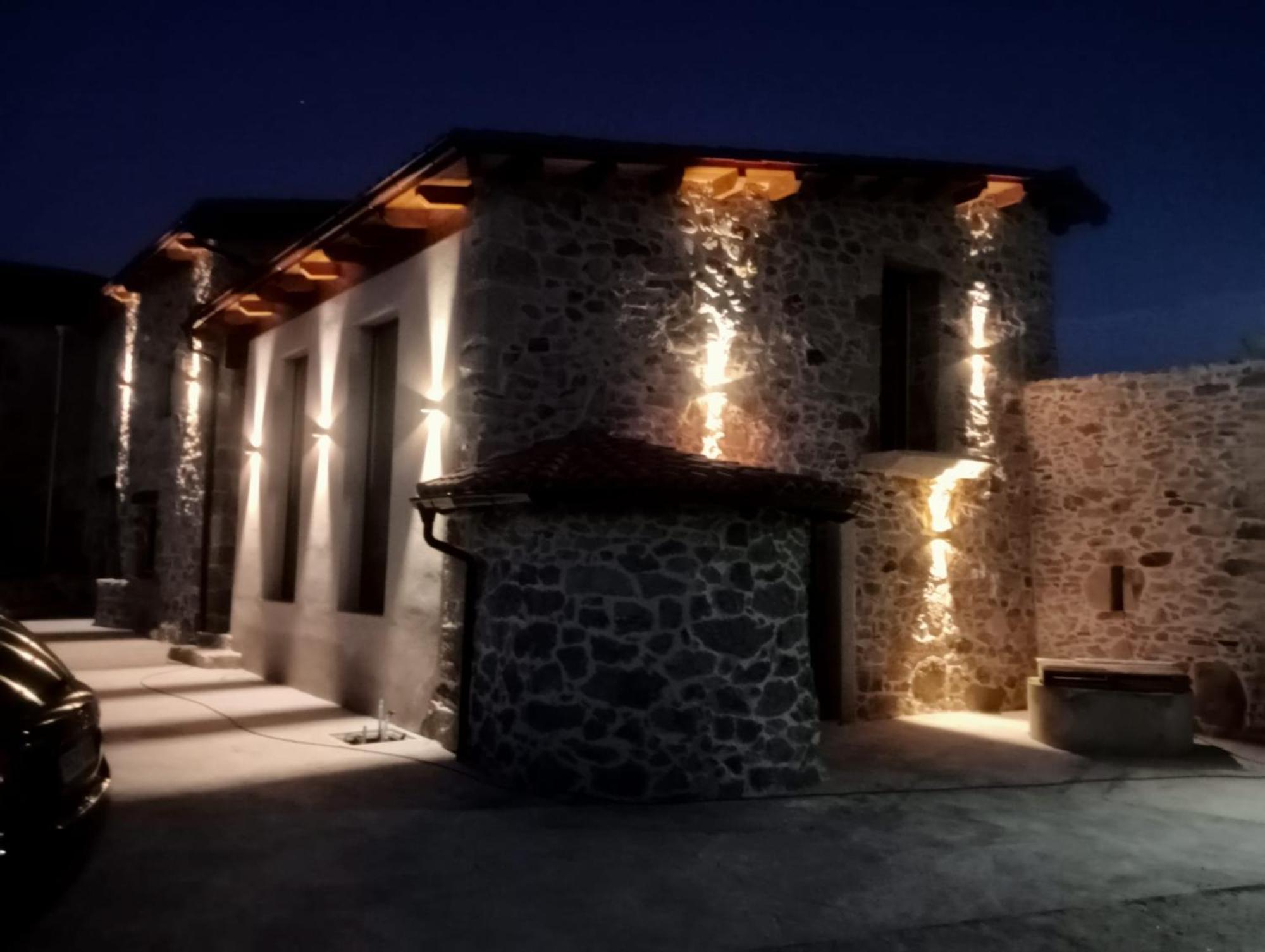 Apartamentos Muralla Sacra Sober ภายนอก รูปภาพ